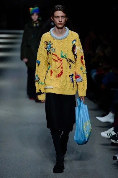 Look 38